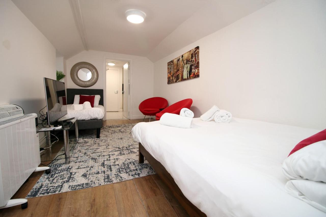 Lovely Studio Flat With Free Parking - Near To City Center Swansea Luaran gambar