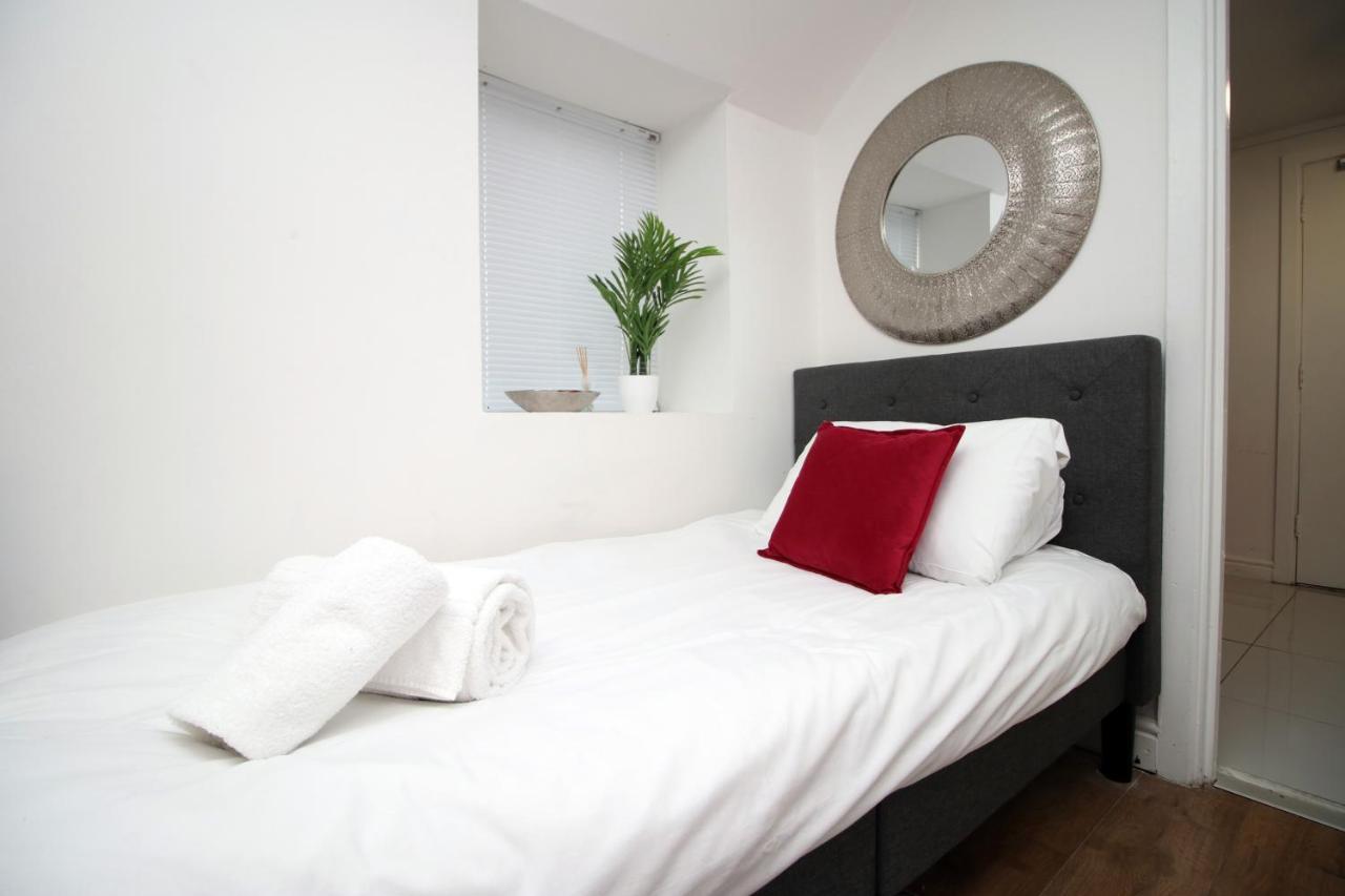 Lovely Studio Flat With Free Parking - Near To City Center Swansea Luaran gambar